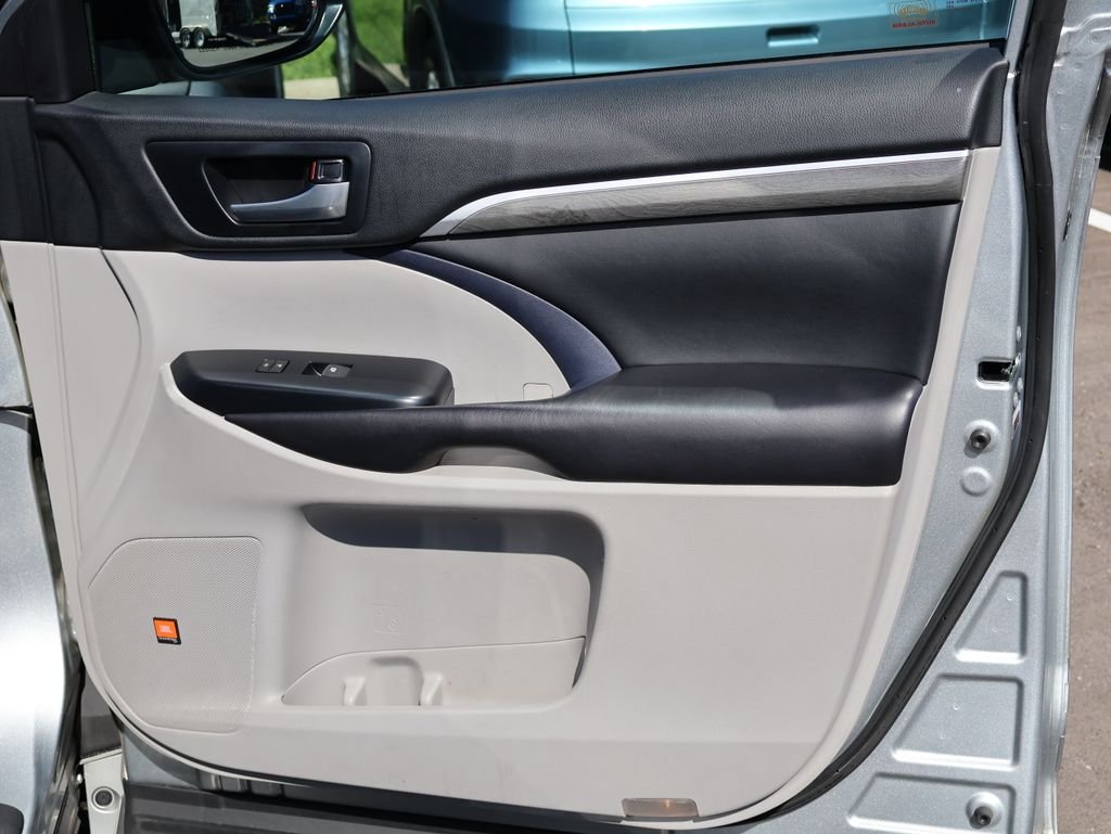 Used 2018 Silver Toyota Limited Platinum image 11