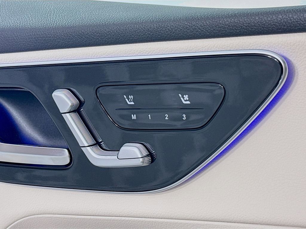New 2026 Verde Silver Metallic Mercedes-Benz GLC 300 image 53
