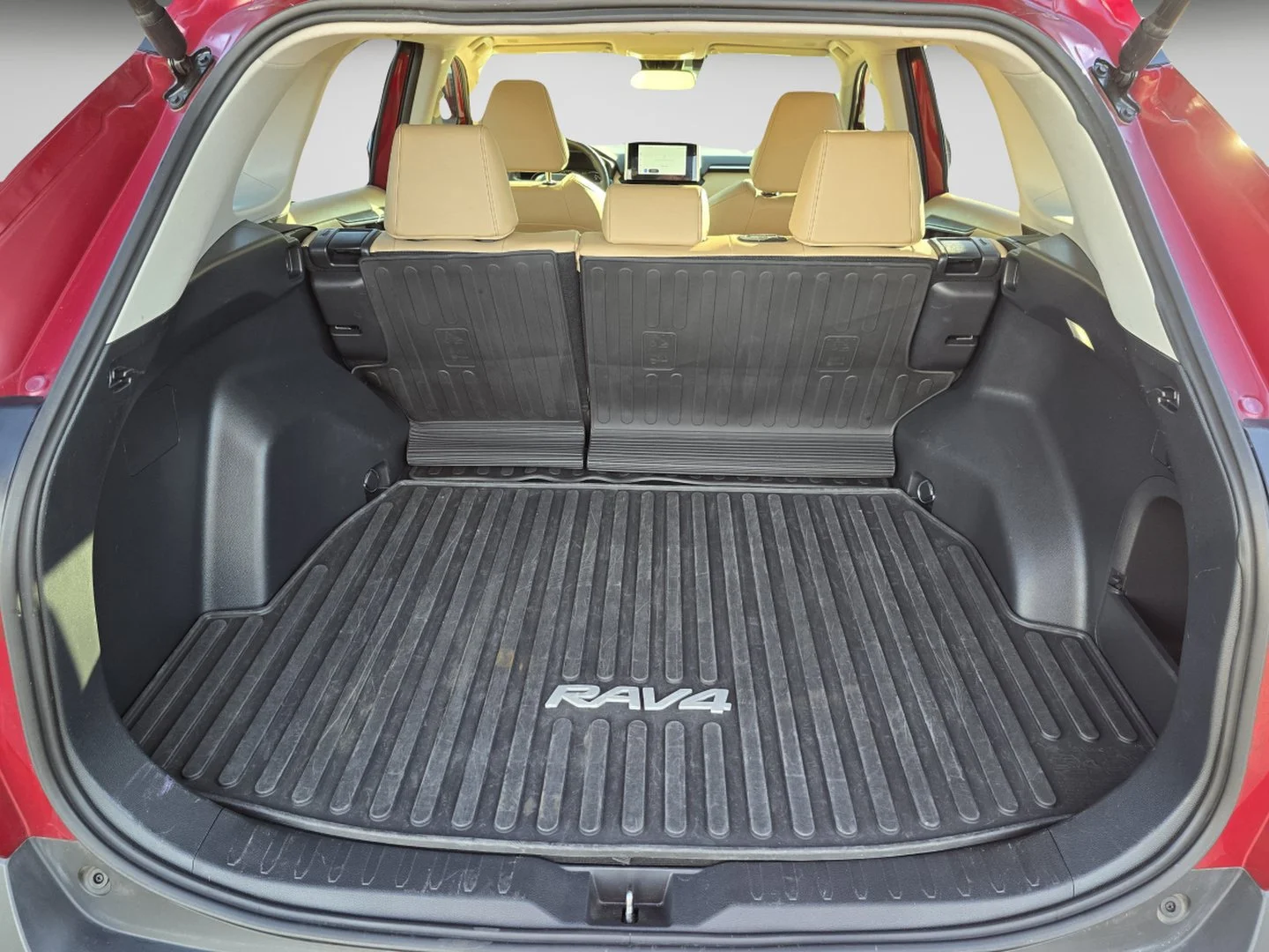 Used 2025 Ruby Flare Pearl Toyota XLE Premium image 29