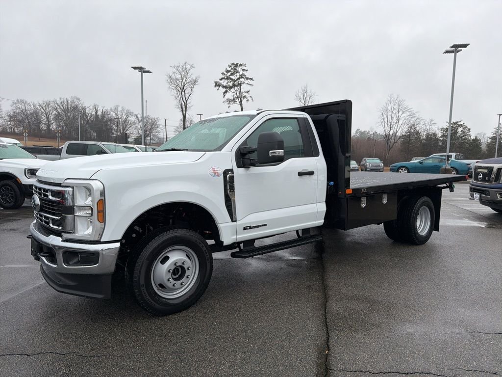 New 2026 Oxford White Ford F-350® XL FLAT BED image 7