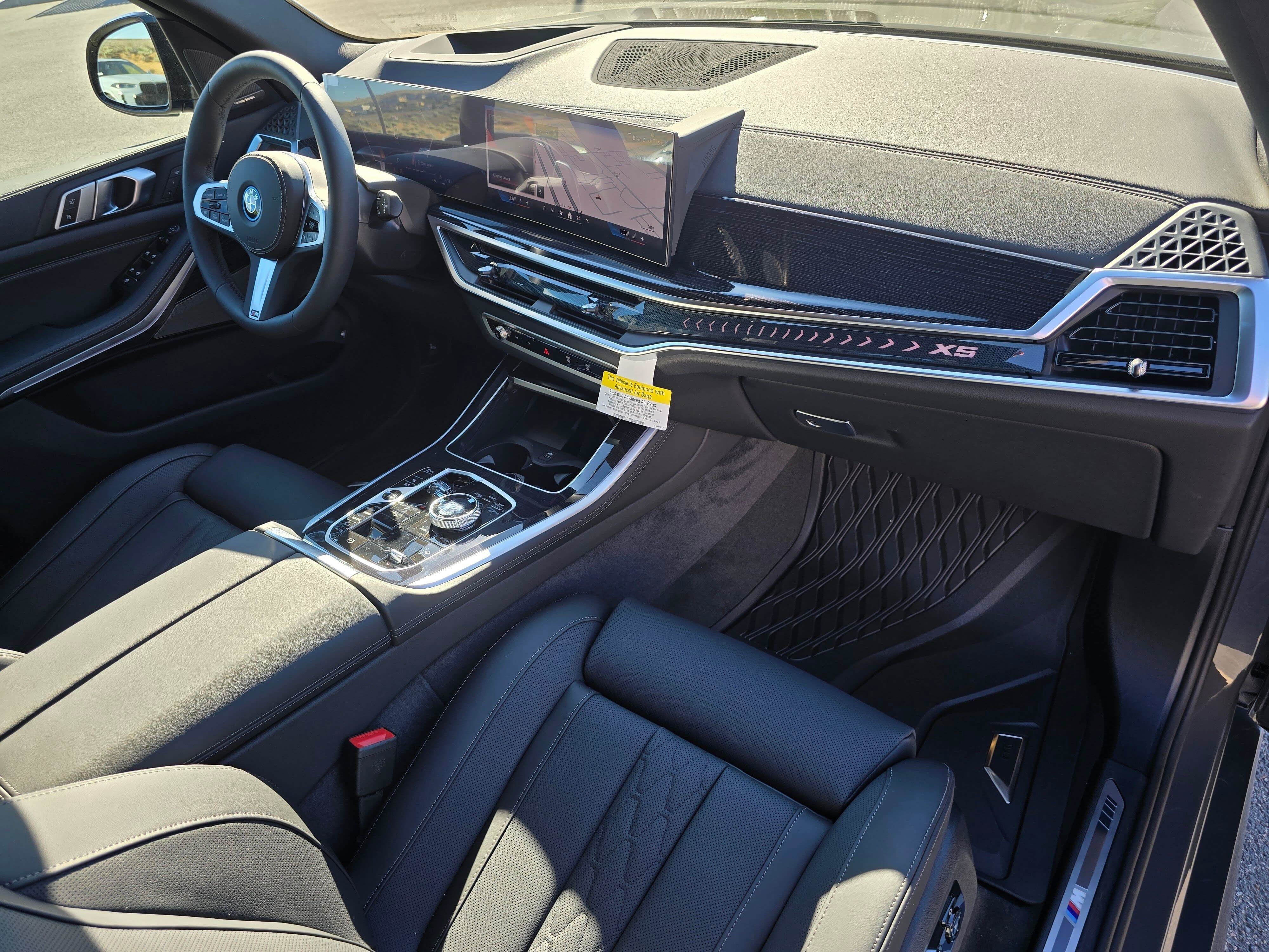 New 2026 Dravit Grey Metallic BMW xDrive50e image 15
