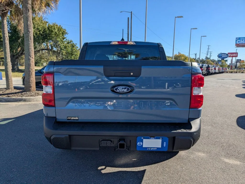 New 2025 Azure Gray Metallic Tri-Coat Ford XLT image 5