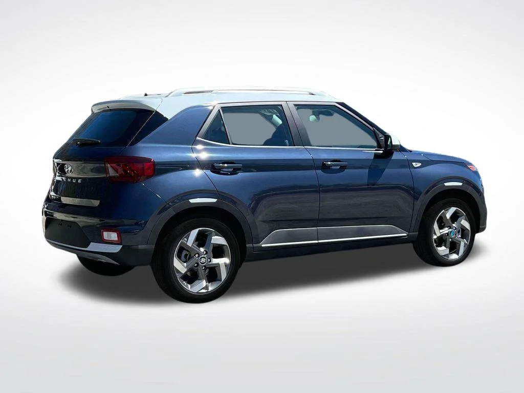 Used 2025 White Hyundai Limited image 9
