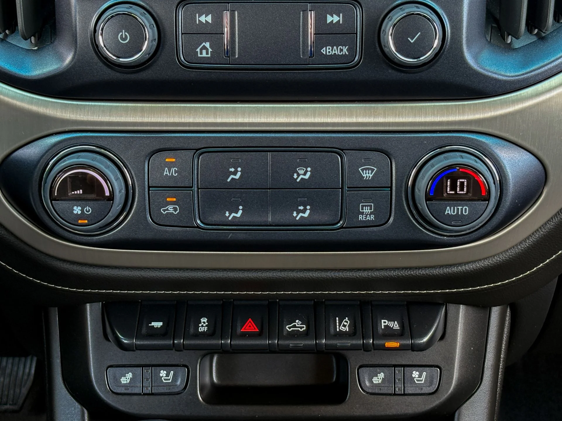 Used 2022 Gray GMC Denali image 26