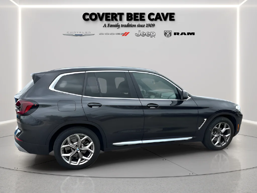 Used 2024 Gray BMW sDrive30i image 13