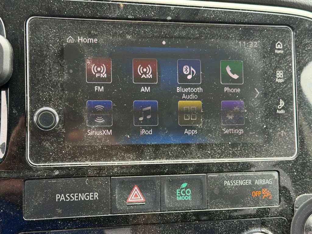 Used 2017  Mitsubishi SE image 22