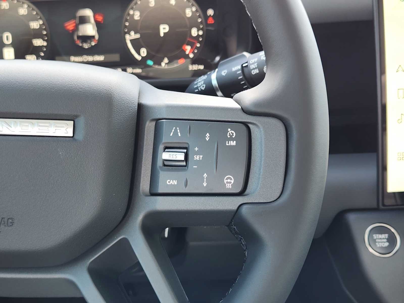 New 2026 Woolstone Green LAND ROVER X-Dynamic SE image 28