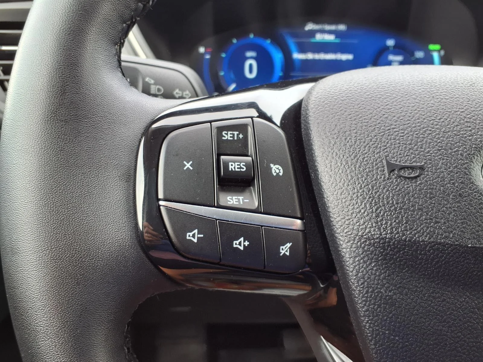 Used 2022 Agate Black Metallic Ford SEL Plug-In Hybrid image 26