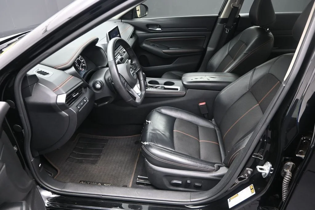 Used 2021 Black Nissan 2.5 SR image 19
