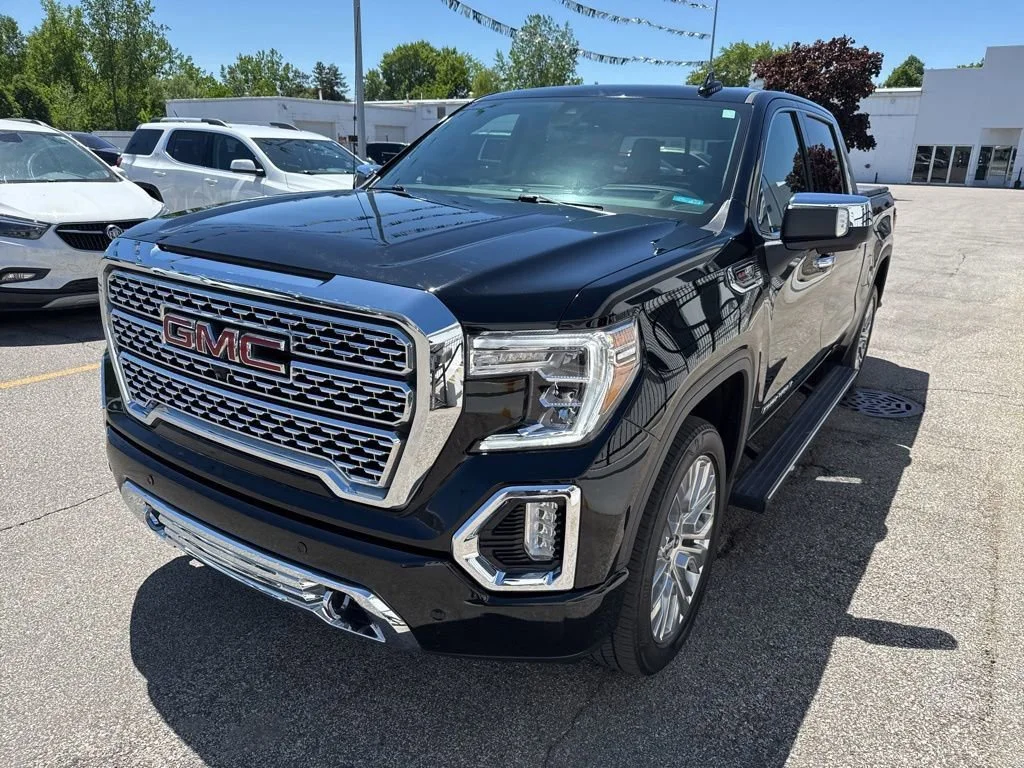 2021 GMC Sierra 4WD Crew Cab Short Box Denali's photo