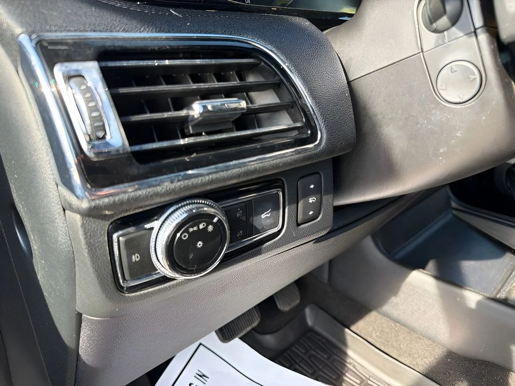 Used 2020 Infinite Black Lincoln Reserve image 19