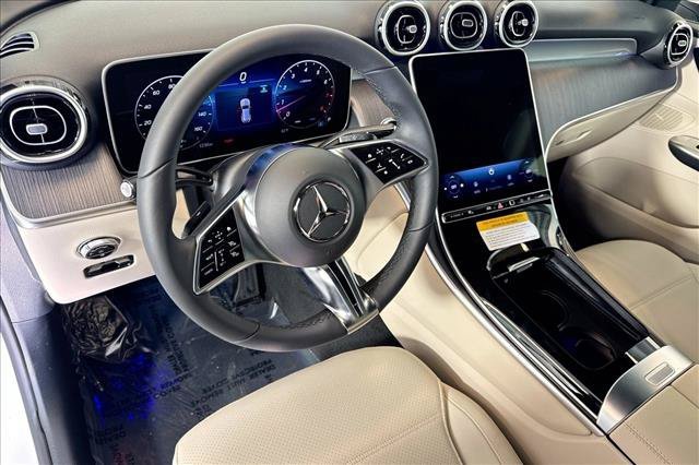 New 2026 Polar White Mercedes-Benz GLC 300 image 38