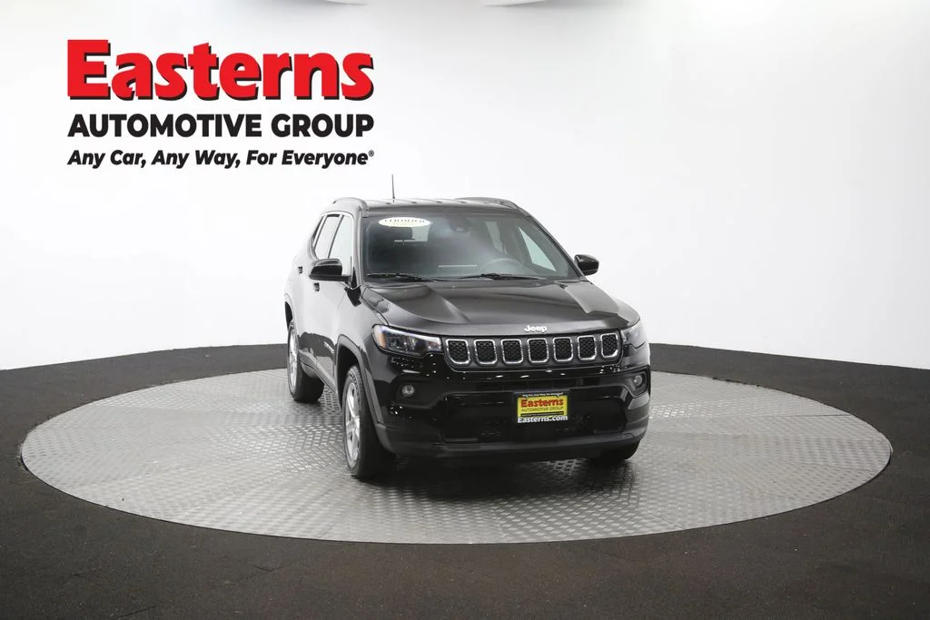 Used 2023 Black Jeep Latitude image 55