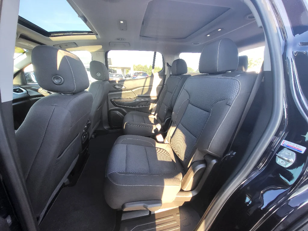 Used 2021 Midnight Blue Metallic GMC SLE image 23