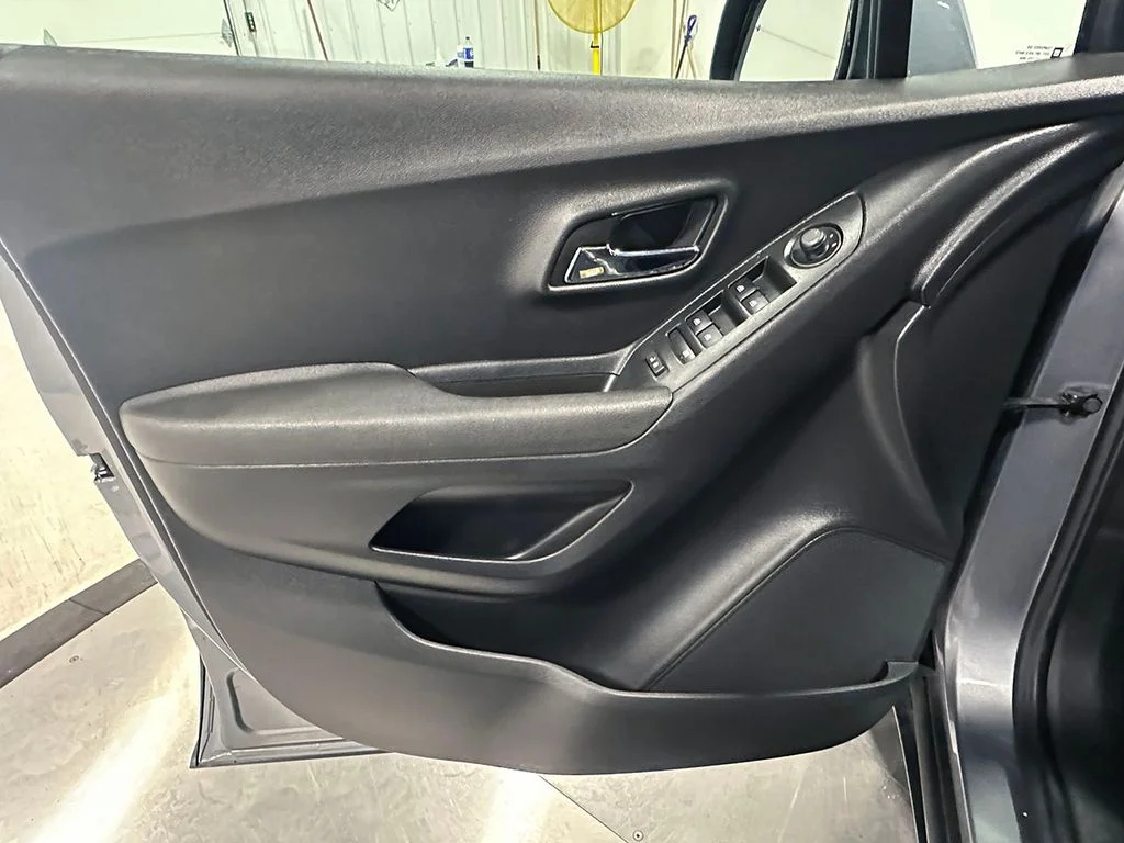 Used 2020 Gray Chevrolet LS image 20