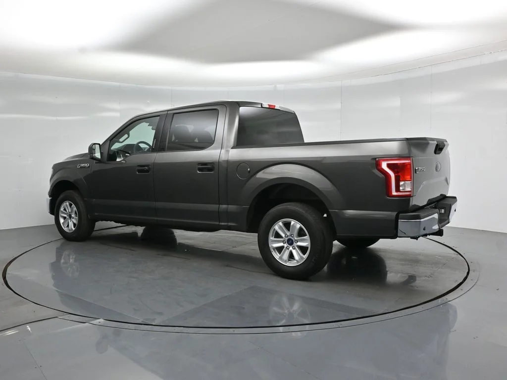Used 2017 Gray Ford XLT image 6