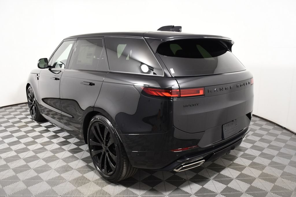 New 2026 Santorini Blk Land Rover Dynamic SE image 4