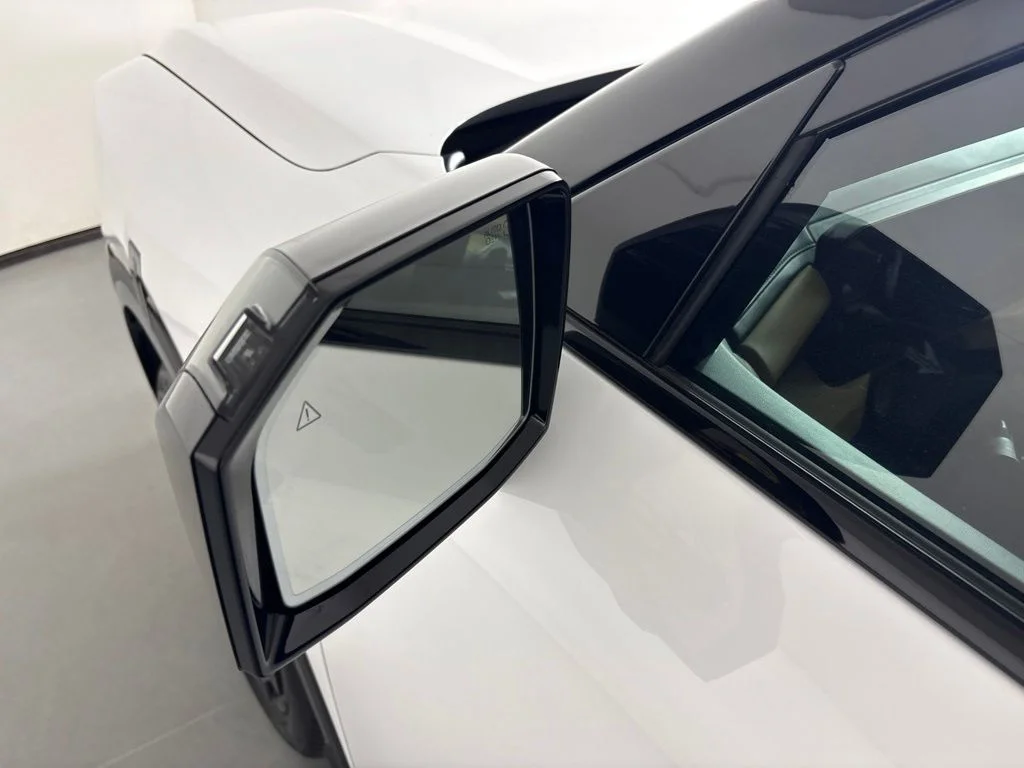 New 2027 Glacial White Pearl Kia X-Line SX image 13