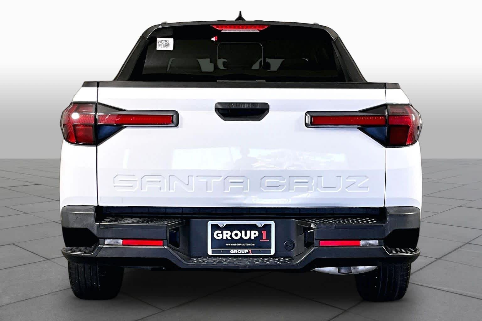 Used 2022 Ice White Hyundai SEL image 5