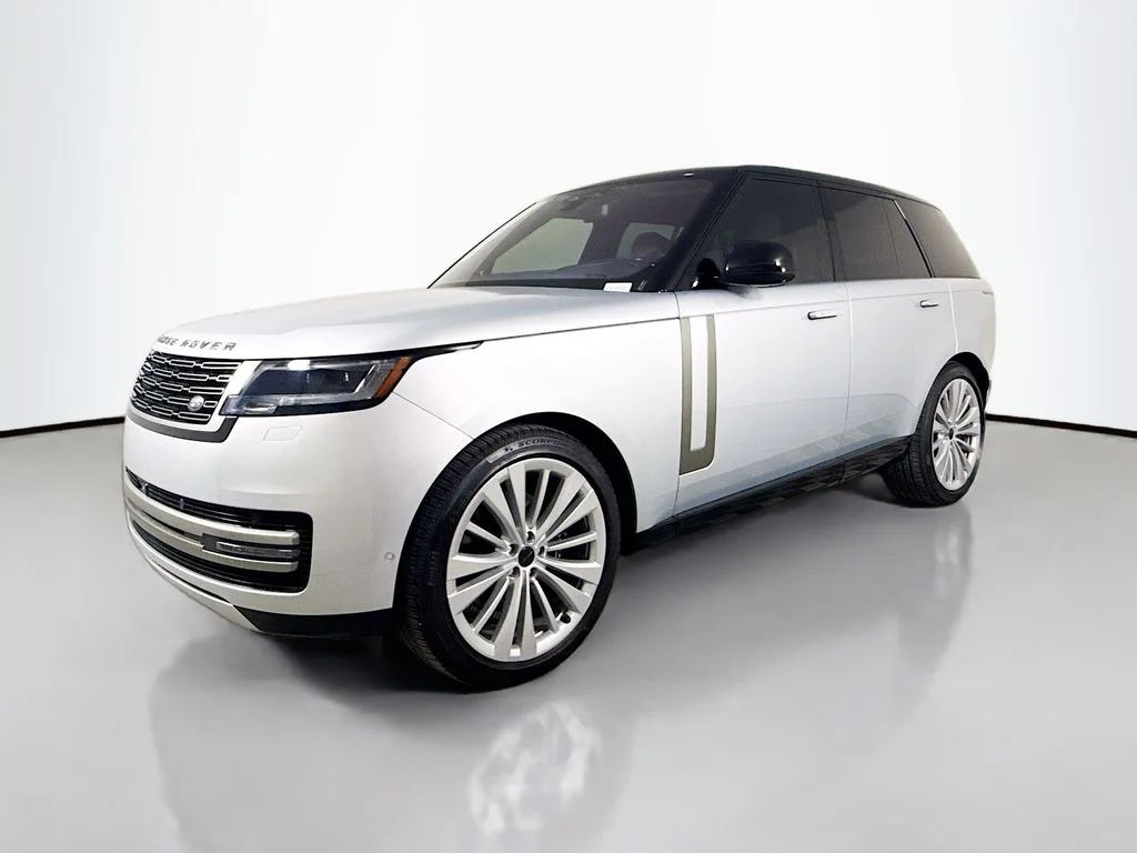 2023 Land Rover Range Rover 3.0 SE SWB's photo