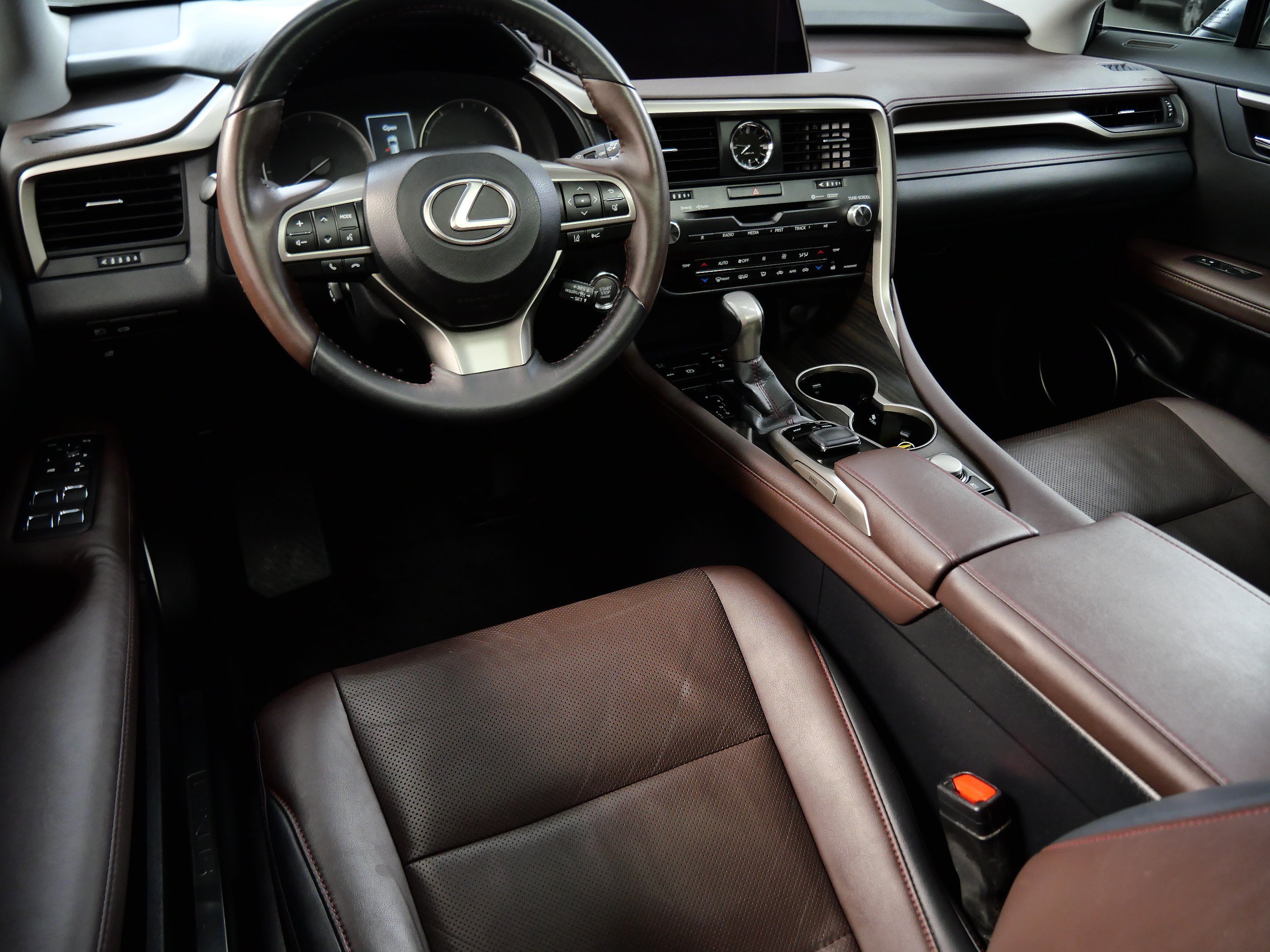 Used 2016 Black Lexus F Sport image 2