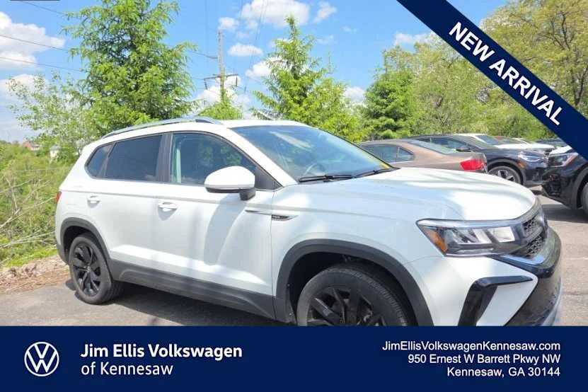2023 Volkswagen Taos 1.5T SE's photo