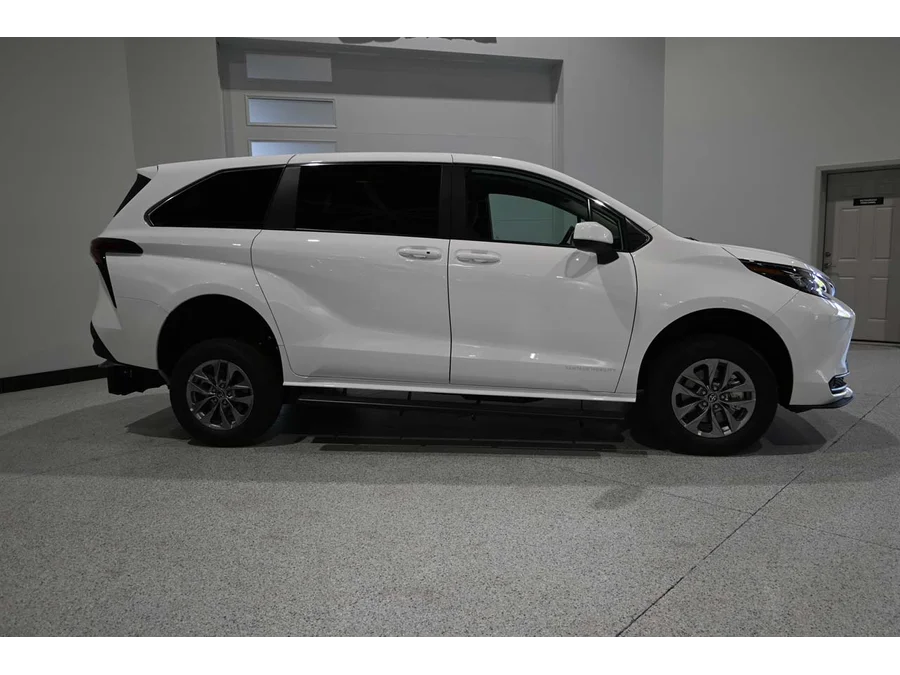New 2026 WHITE Toyota LE Mobility Handicap Van image 5