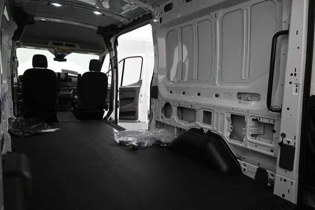 New 2026 Oxford White Ford Cargo Van image 32