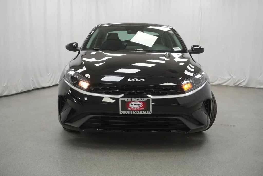 Used 2024 Black Kia LX image 9