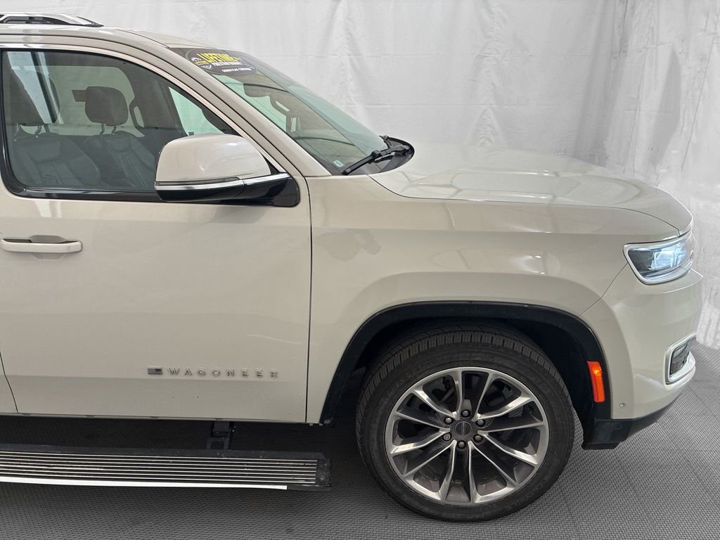 Used 2022 White Jeep Series III image 9