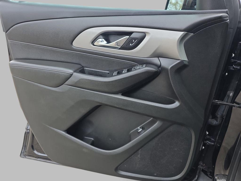 Certified Used 2023 Mosaic Black Metallic Chevrolet LT Cloth image 29