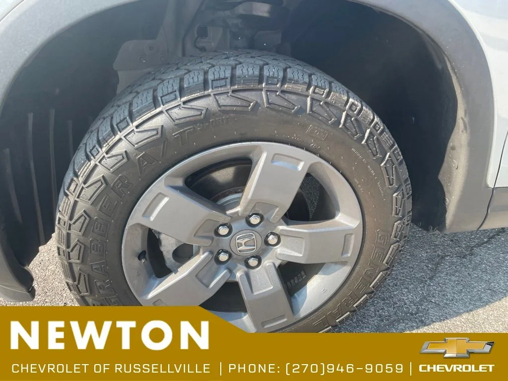 Used 2025 Silver Honda TrailSport image 19