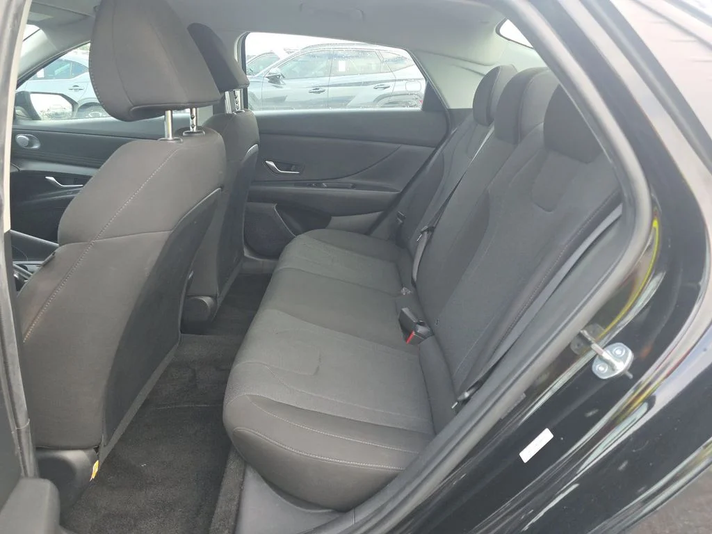 Used 2023 Black Hyundai SE image 8