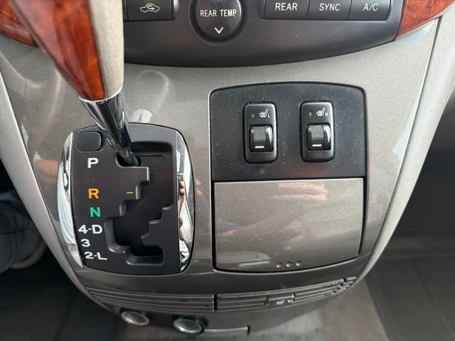 Used 2008 White Toyota XLE image 23