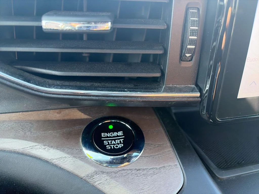 Used 2020 Blue Ford Platinum image 23