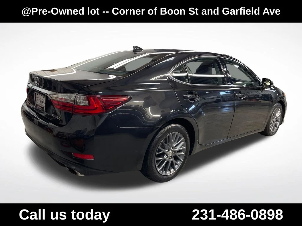 Used 2018  Lexus 350 image 7
