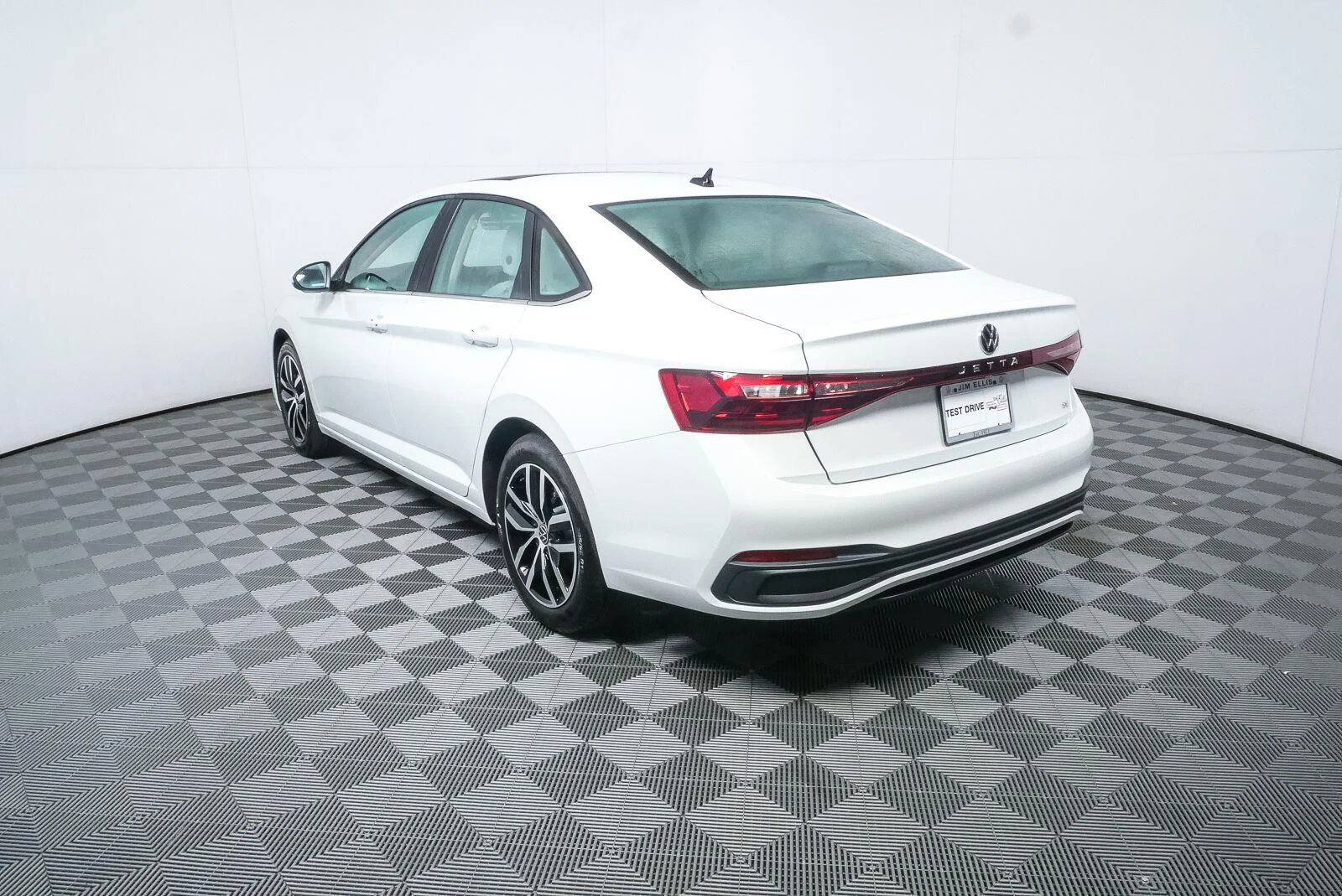 New 2027 Opal White Pearl Volkswagen SE image 31