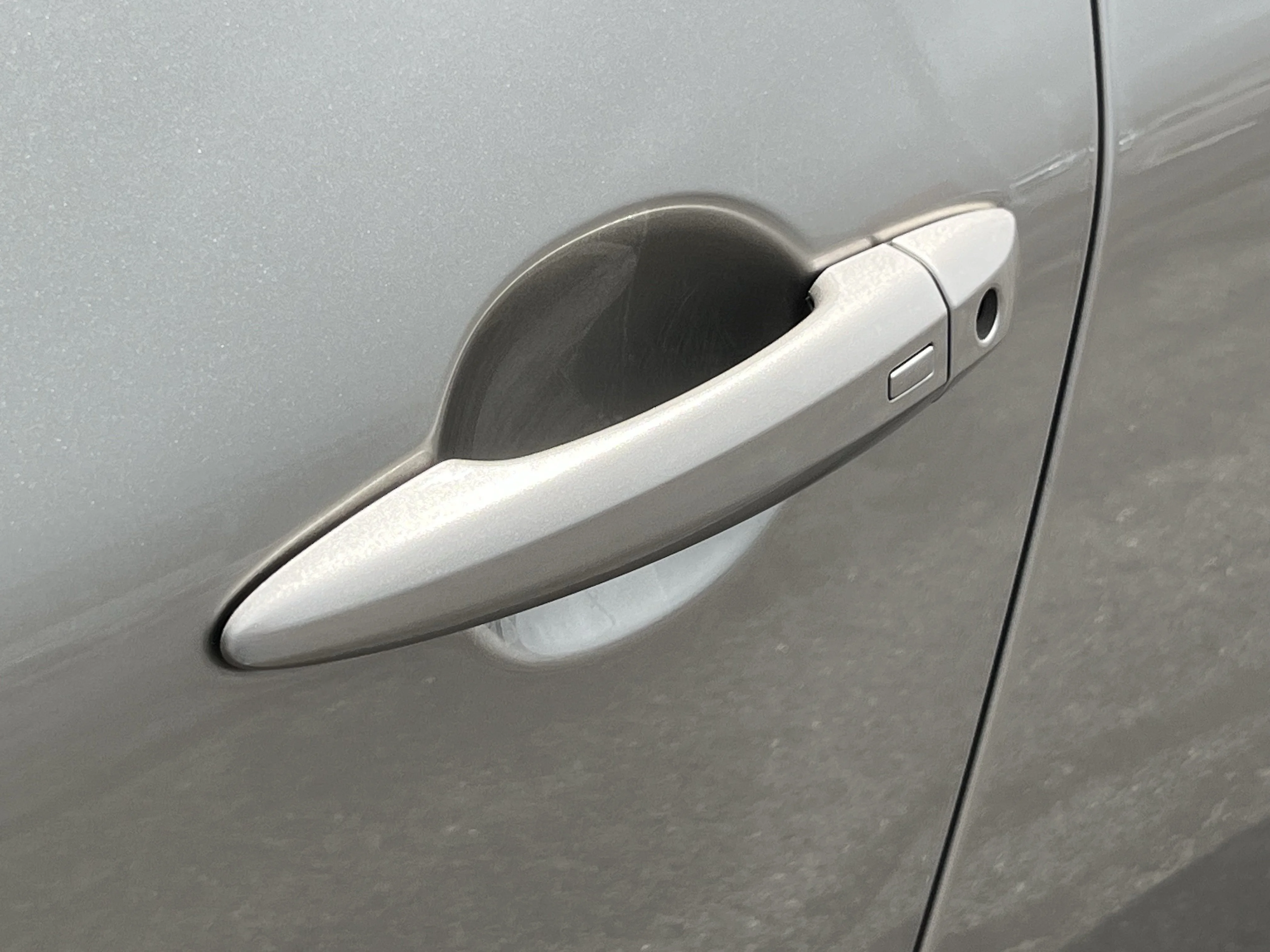 Used 2023 Champagne Silver Metallic Nissan Platinum image 15