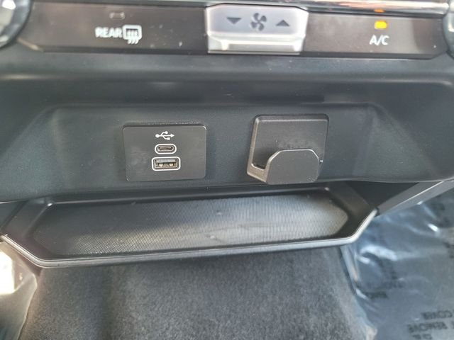 Used 2025 Black Ford XLT image 25