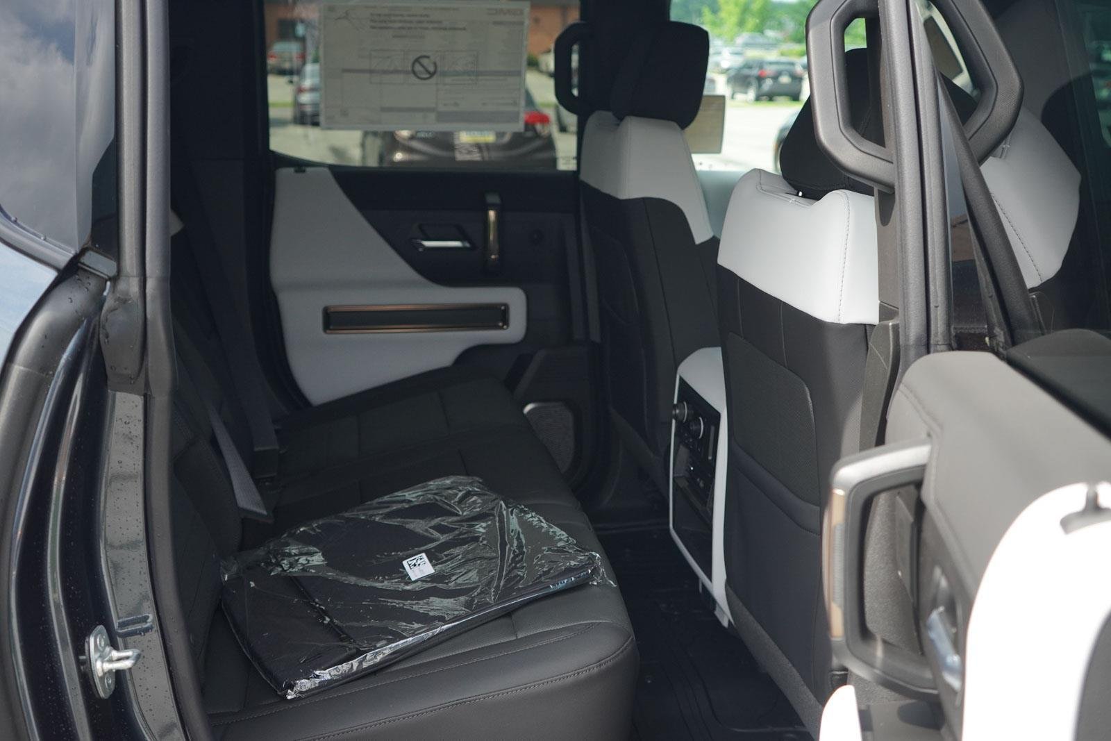 New 2025 Graphite Blue Metallic GMC 2X image 33