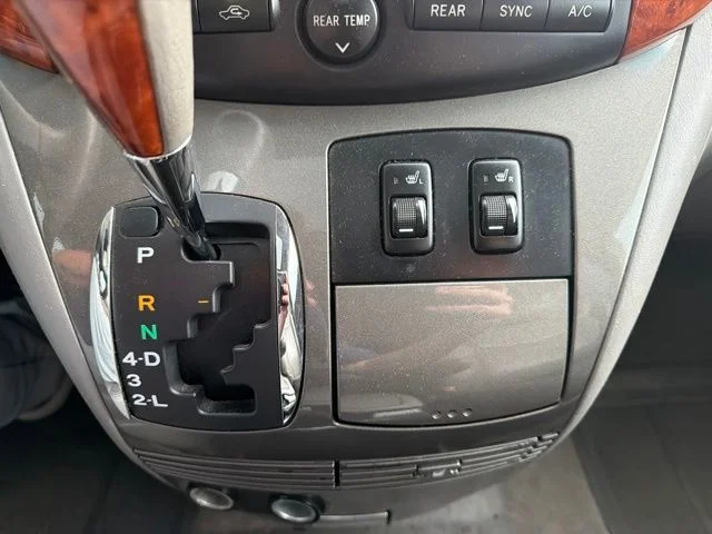 Used 2008 White Toyota XLE image 23