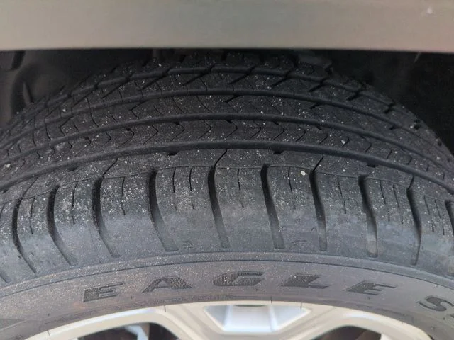 Used 2022 Gray Jeep Limited image 11