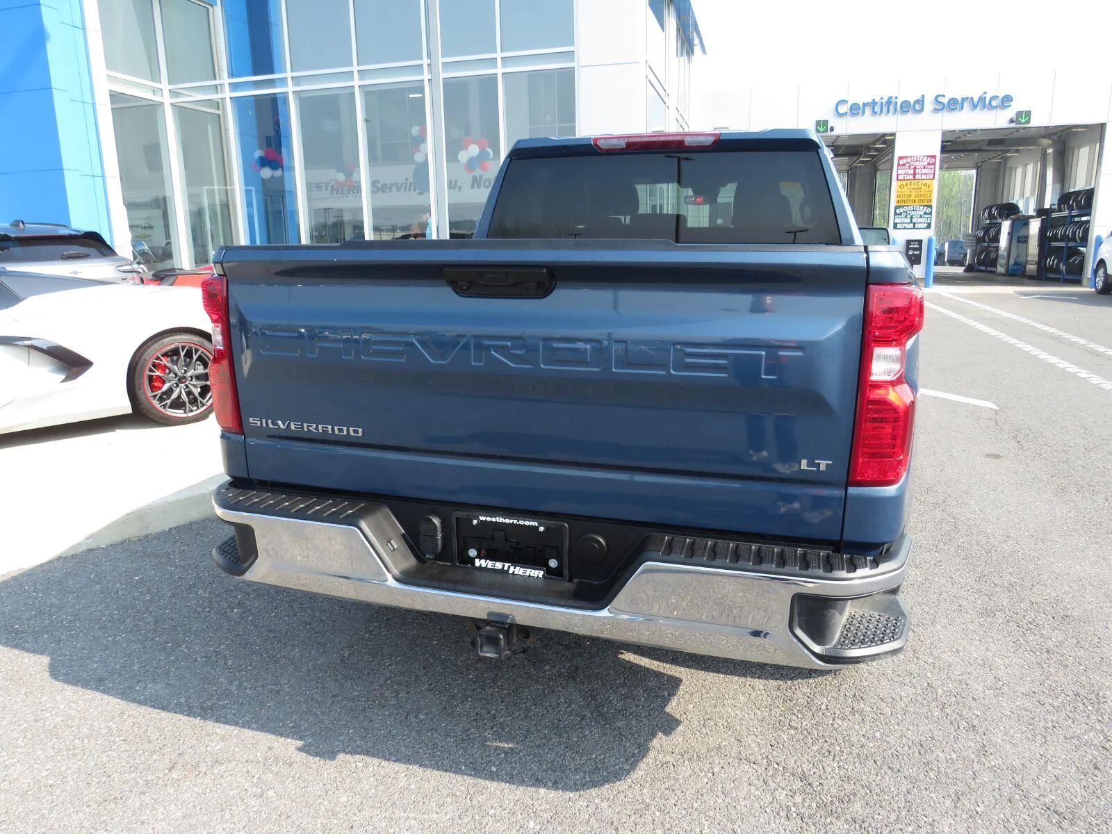 Used 2024 Lakeshore Blue Metallic Chevrolet LT (2FL) image 10