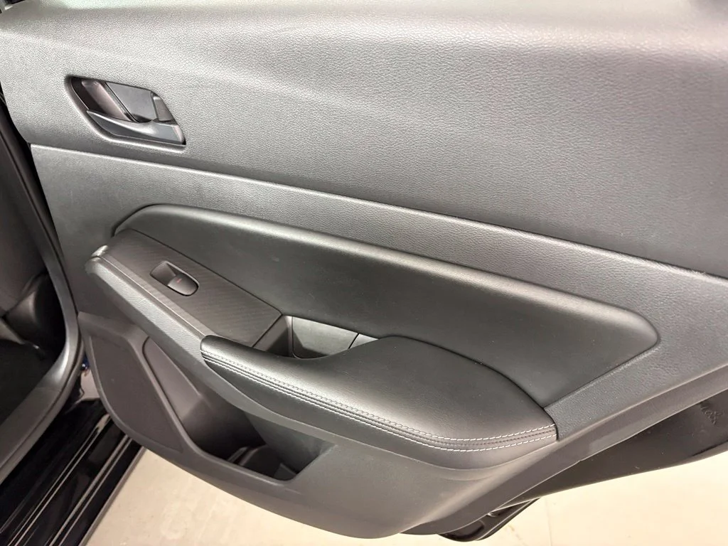 Used 2024 Black Nissan 2.5 SV image 33