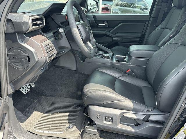 Certified Used 2025 BLACK Toyota  image 20