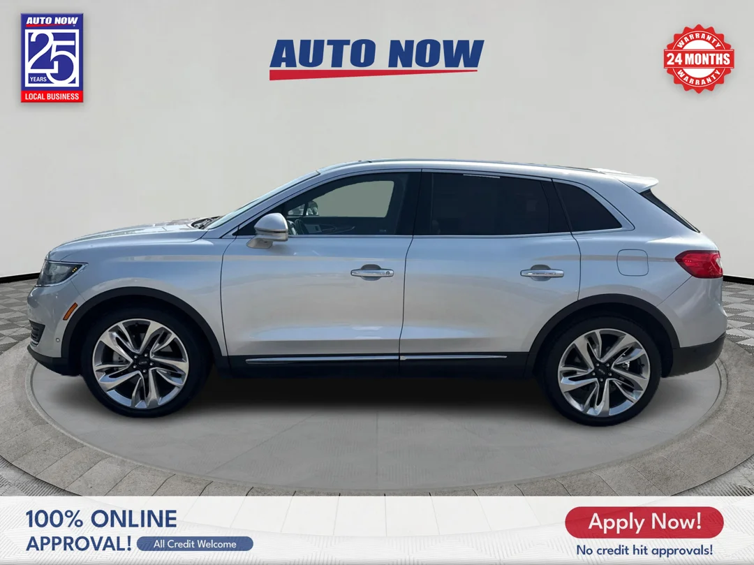 Used 2016 Silver Lincoln Reserve image 3