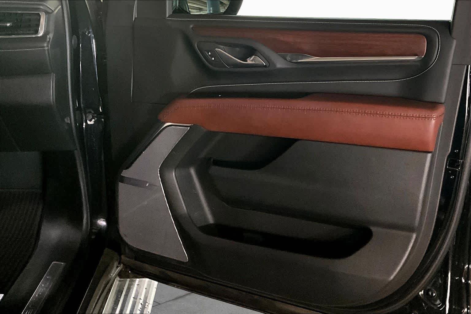Used 2023 Onyx Black GMC Denali Ultimate image 43