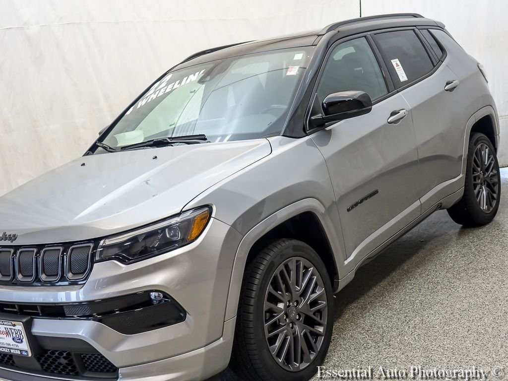 Certified Used 2022 Billet Silver Metallic Jeep Limited image 4