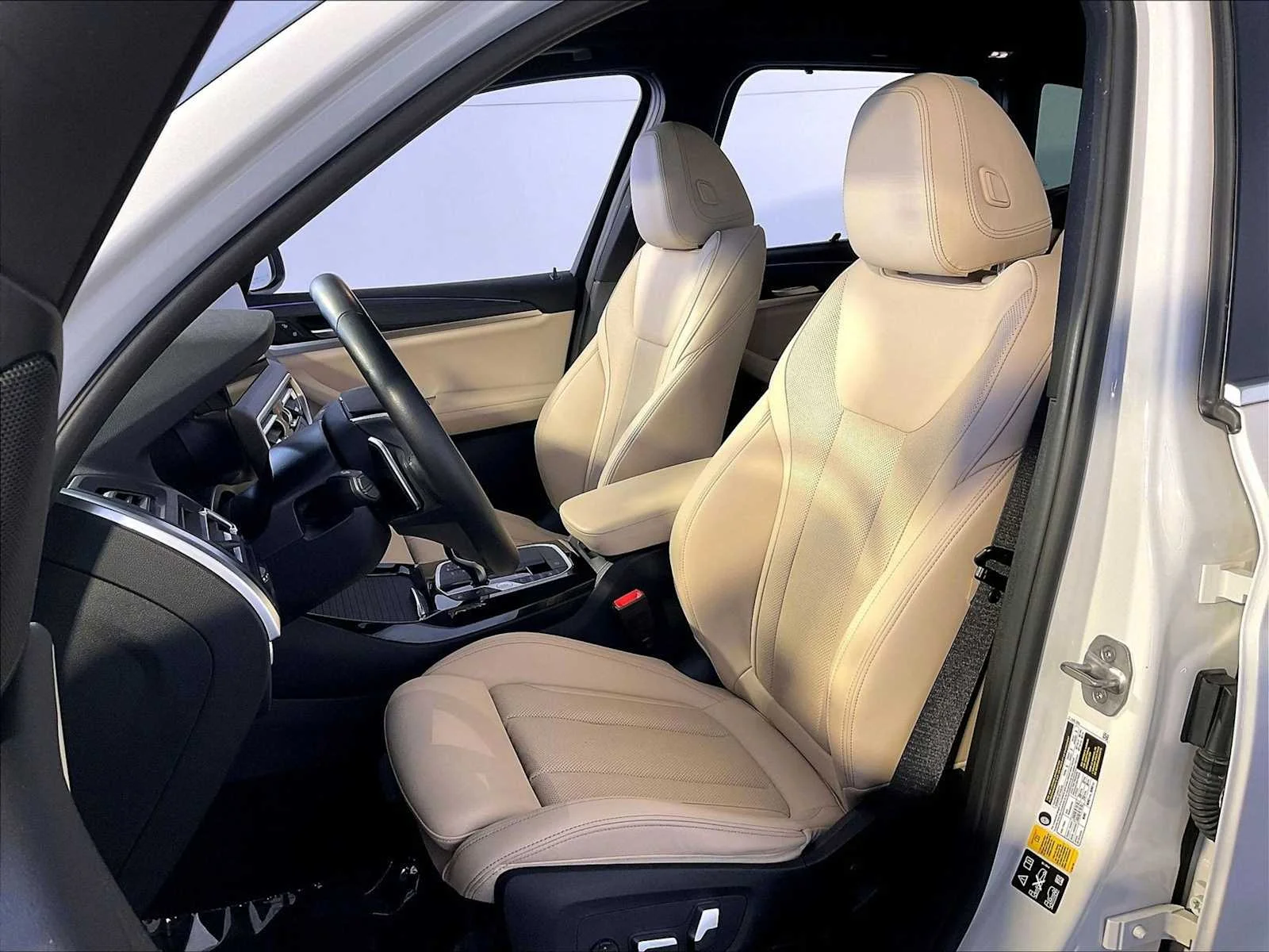 Used 2023 Mineral White Metallic BMW xDrive30i image 5