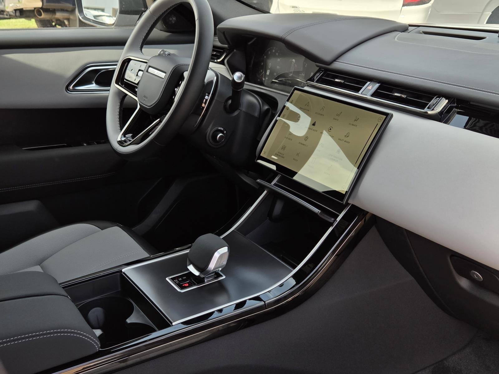 New 2026 Arroios Grey Land Rover Belgravia Edition image 41